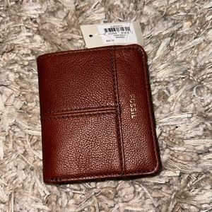 NWT - FOSSIL BRAND - TARA MULTI WALLET - BRANDY COLOR $50
